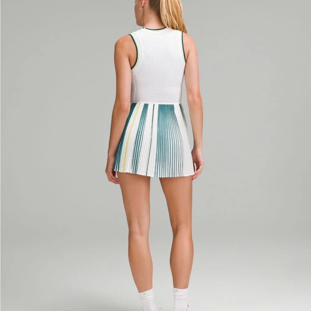 Varsity Scoop-Neck Linerless Tennis Dress - Picture 4 of 4